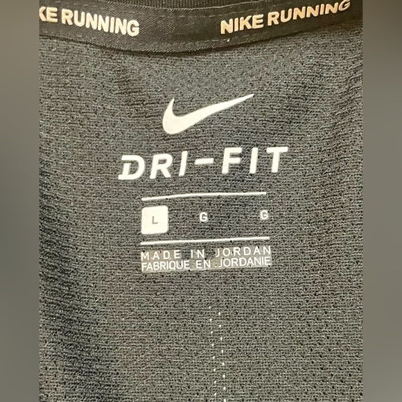 Women’s Size Large. Nike Athletic Dry Fit Short Sleeve Shirt. Black. Euc - Picture 4 of 4